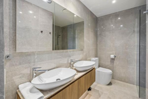Waterfront 2-Bed Oasis - Pool Steam Jacuzzi Gym